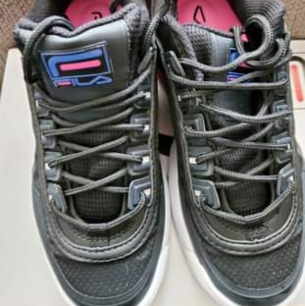 Brand new Fila shoes size 6